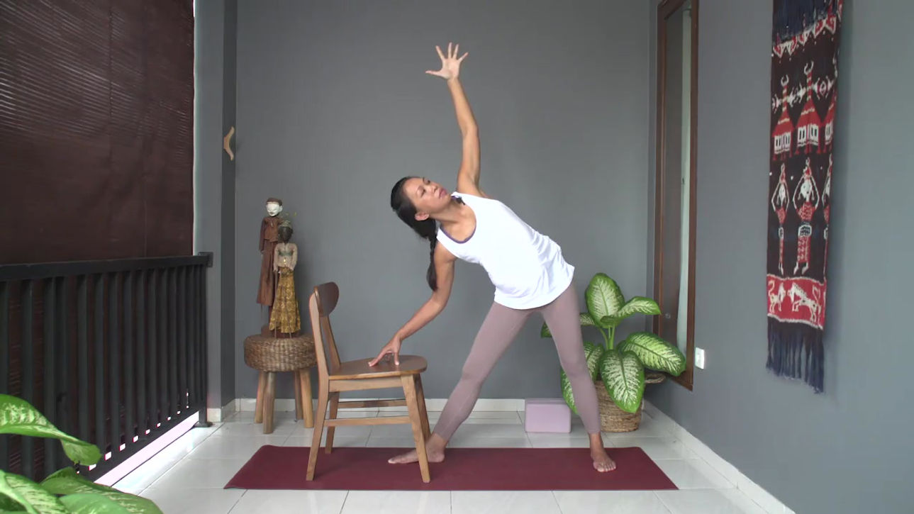 3T Prenatal chair yoga pt2 - legs practice (12 mins)